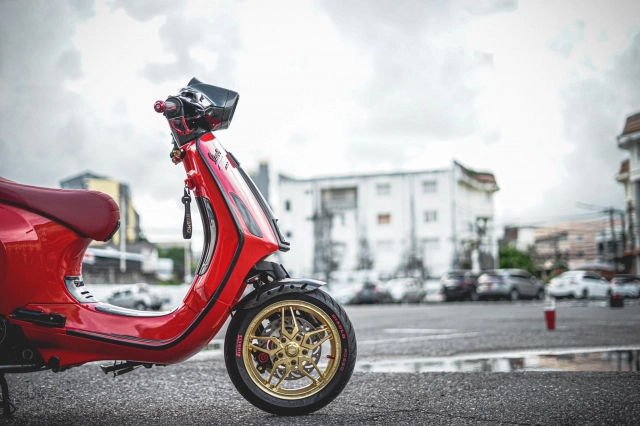 Vespa sprint độ sở hữu dàn tay lái uốn lượn đậm chất đường đua - 16