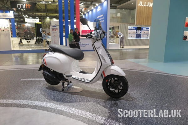 Vespa sprint s 2024 chính thức lộ diện với 7 trang bị mới thay đổi diện mạo lẫn hiệu năng - 6