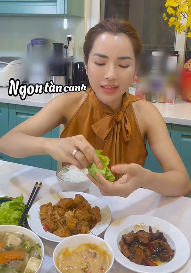 Vợ xinh của ưng hoàng phúc khoe bữa ăn chay khiến chồng gắp tới tấp tiết lộ thói quen đặc biệt của nam ca sĩ - 5