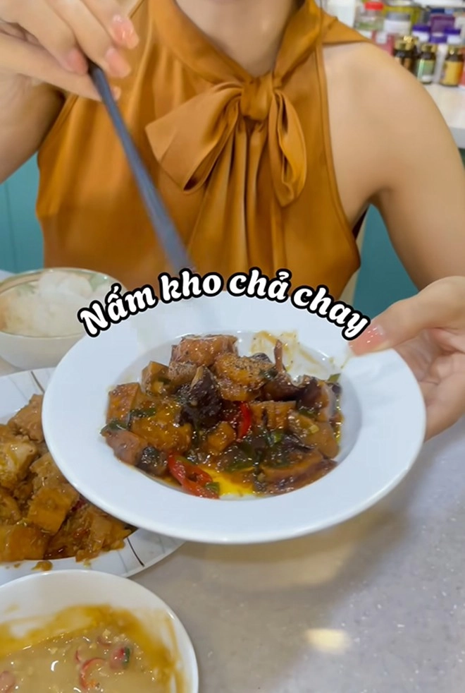 Vợ xinh của ưng hoàng phúc khoe bữa ăn chay khiến chồng gắp tới tấp tiết lộ thói quen đặc biệt của nam ca sĩ - 7