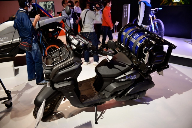 Yamaha giới thiệu mẫu xe tay ga đầu tiên ứng dụng công nghệ trợ lực hydro - 1