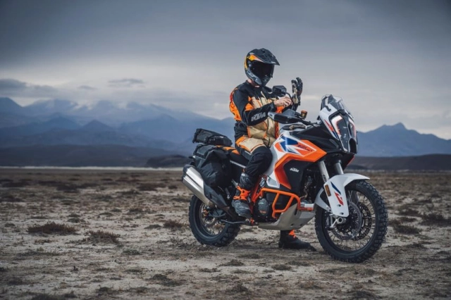 Bmw r 1300 gs vs ktm 1290 super adventure r trên bàn cân thông số - 4