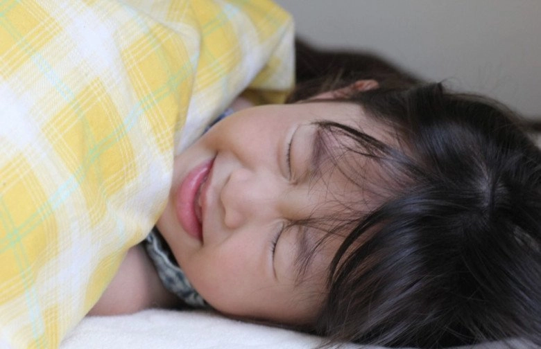 Con gái 6 tuổi ngăn cản bố mẹ ngủ chung mẹ tức giận vì lý do không ngờ - 4