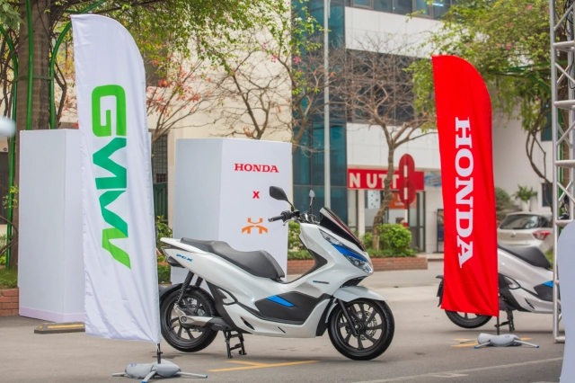 Honda bàn giao 70 xe pcx điện cho trường đại học công nghệ giao thông vận tải - 1