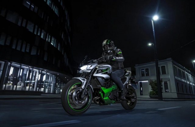 Kawasaki trình làng naked bike z7 hybrid đầu tiên trên thế giới - 22