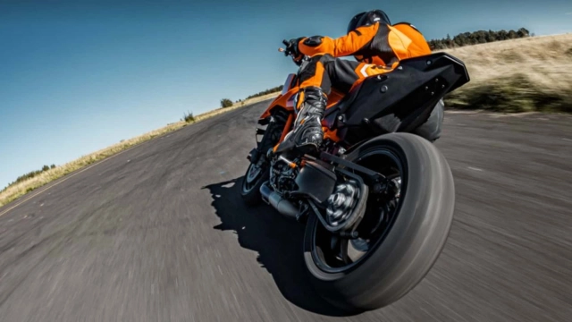 Ktm 1390 super duke r evo 2024 đã chính thức có giá bán sau khi được ra mắt không lâu - 4