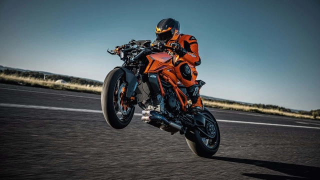 Ktm 1390 super duke r evo 2024 đã chính thức có giá bán sau khi được ra mắt không lâu - 12