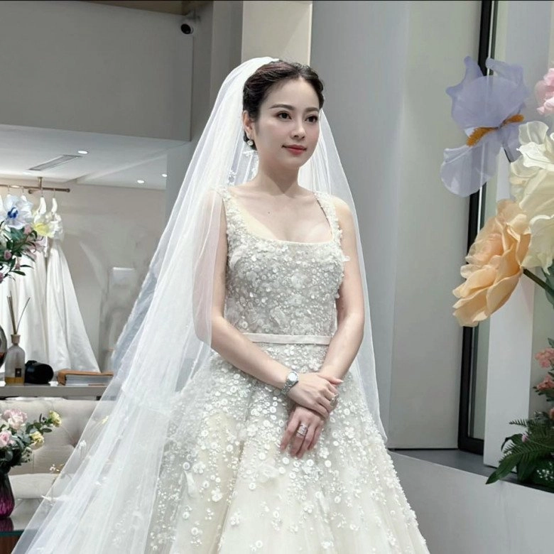 Hot mom 6 con hằng túi lấy chồng lần 3 mặc váy cưới hơn nửa tỷ đụng độ son ye jin - 1