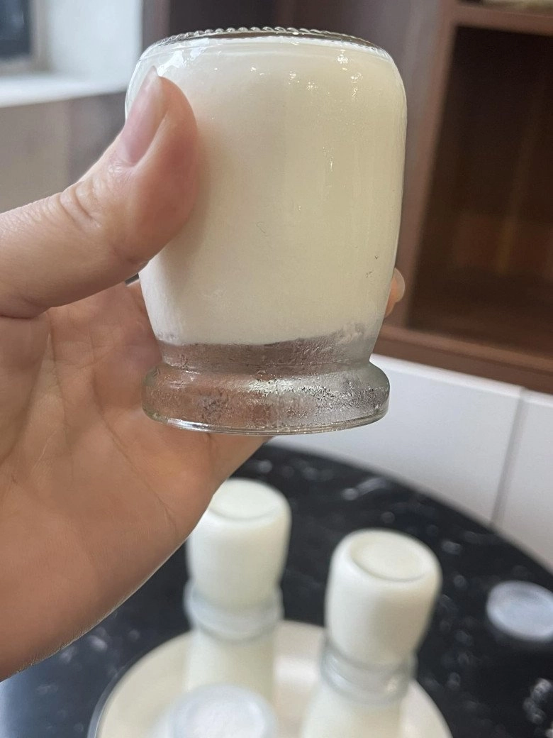 Cách làm sữa chua úp ngược chỉ trong 10 phút mịn mượt núng nính không bị đá dăm - 5