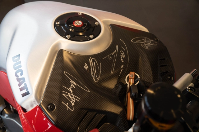 Ducati streetfighter v4 s độ gần 2 tỷ đồng của biker việt sở hữu 4 chữ ký đắt giá - 13