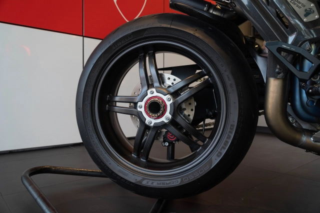 Ducati streetfighter v4 s độ gần 2 tỷ đồng của biker việt sở hữu 4 chữ ký đắt giá - 24