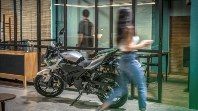 Kawasaki ninja e-1 và z e-1 chính thức ra mắt - 5