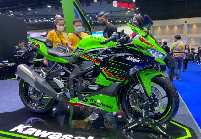 Kawasaki ninja zx-4r bắt đầu được giao hàng tại ấn độ - 1