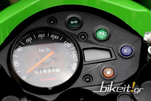 Kawasaki và mẫu xe số 125cc độc chiêu ngầu hơn hàng tá xe côn tay hiện nay - 5