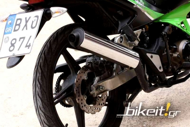 Kawasaki và mẫu xe số 125cc độc chiêu ngầu hơn hàng tá xe côn tay hiện nay - 9