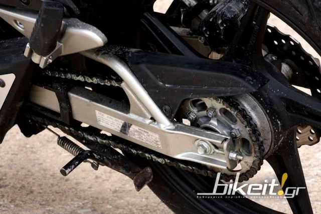 Kawasaki và mẫu xe số 125cc độc chiêu ngầu hơn hàng tá xe côn tay hiện nay - 15