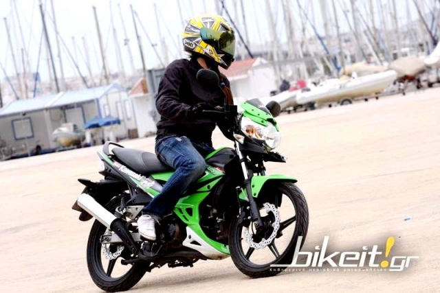 Kawasaki và mẫu xe số 125cc độc chiêu ngầu hơn hàng tá xe côn tay hiện nay - 19