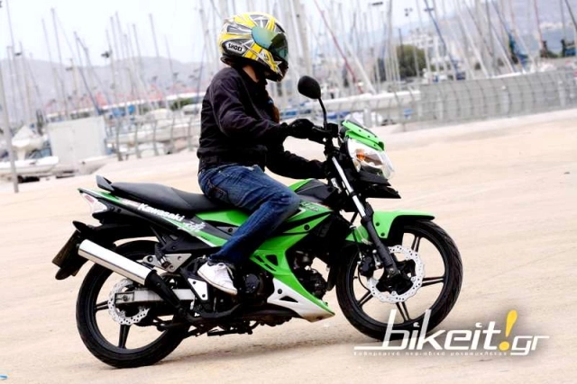 Kawasaki và mẫu xe số 125cc độc chiêu ngầu hơn hàng tá xe côn tay hiện nay - 24