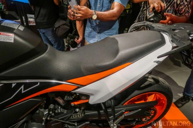 Ktm 890 smt 2024 hiện đã có mặt tại châu á giá từ 500 triệu đồng - 13