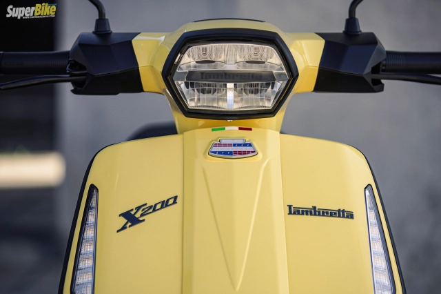 Lambretta x200 lăm le gạt giò vespa sprint bằng dàn chân xịn hơn toàn diện - 6