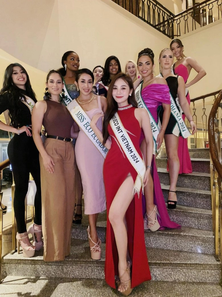 Người đẹp quảng trị diện váy cắt xẻ táo bạo đại diện việt namtham dự miss eco international tại ấn độ - 2