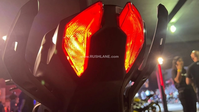 Tvs apache rtr 310 2023 ra mắt đối thủ của ktm 390 duke - 8