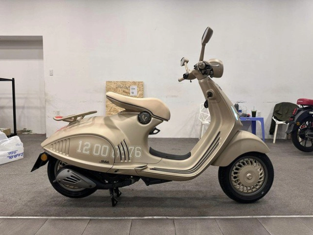 Vespa 946 phiên bản rồng giá tiền tỷ đã về việt nam - 4