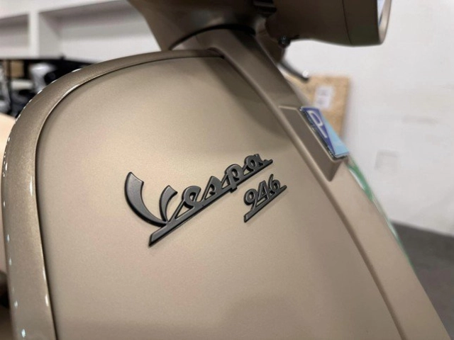 Vespa 946 phiên bản rồng giá tiền tỷ đã về việt nam - 9