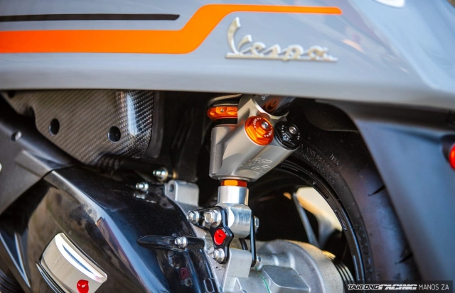 Vespa sprint cường hóa lực thắng bằng dòng heo xuất hiện trong motogp - 1
