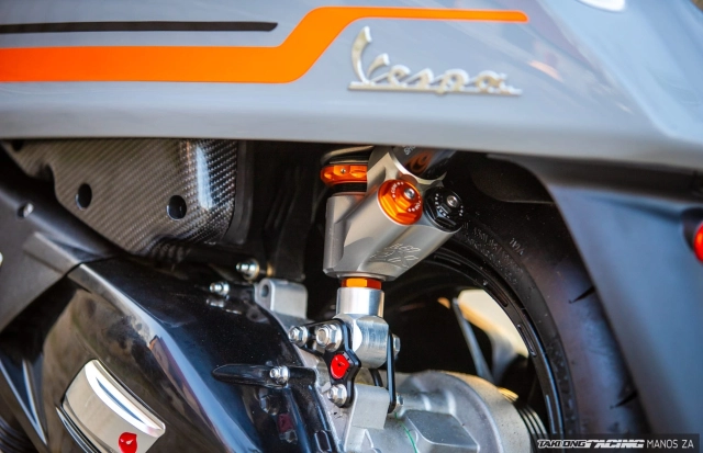 Vespa sprint cường hóa lực thắng bằng dòng heo xuất hiện trong motogp - 9