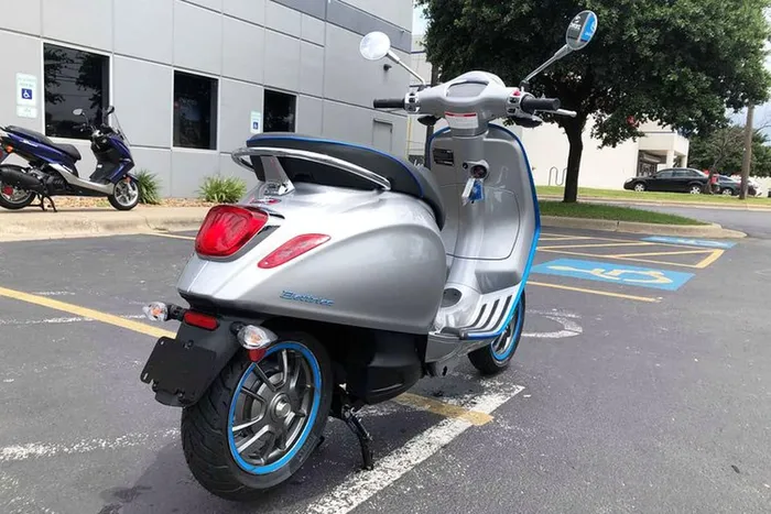 Xuất hiện vespa elettrica 2023 có giá ngang ô tô xuất hiện ở việt nam - 7