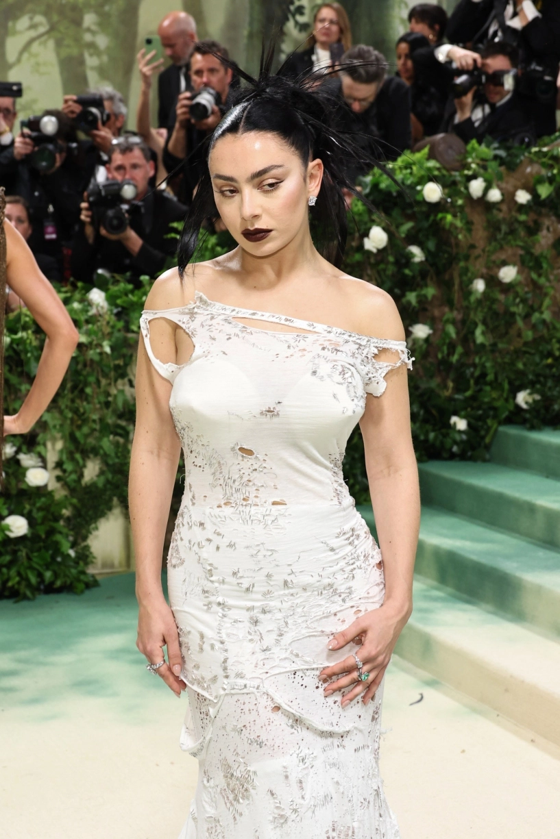 Thảm đỏ met gala 2024 dàn sao mặc xuyên thấu doja cat như bước ra từ nhà tắm - 22