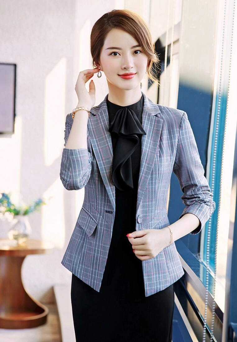 Áo blazer thanh lịch và sang nức nở nhưng đừng sắm 5 kiểu này vì dễ sến sẩm hoá cả bộ đồ - 3