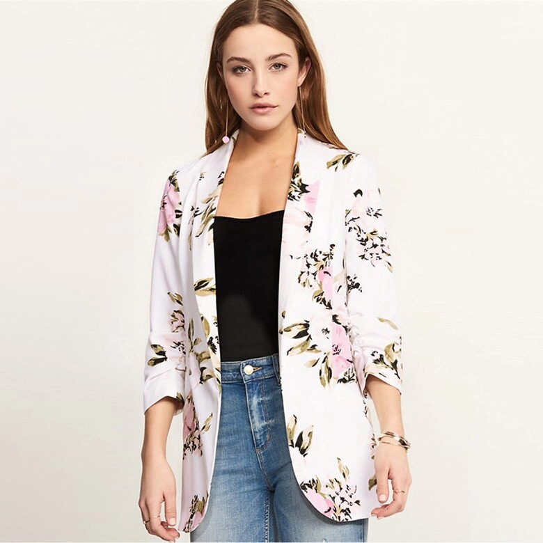 Áo blazer thanh lịch và sang nức nở nhưng đừng sắm 5 kiểu này vì dễ sến sẩm hoá cả bộ đồ - 9