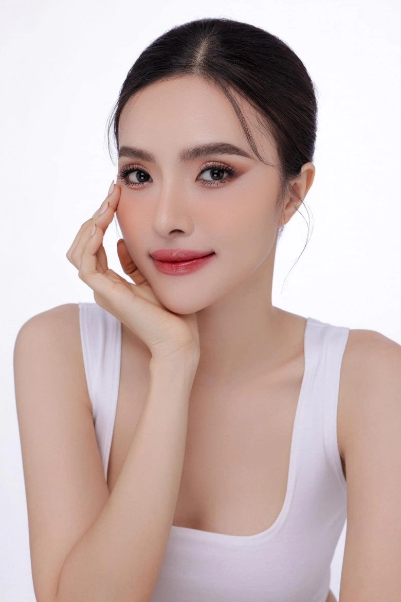 Chưa đi thi hoa hậu đoá sen đồng tháp đã được dự đoán ẵm giải cao dáng chuẩn với vòng 3 gần 1m - 2