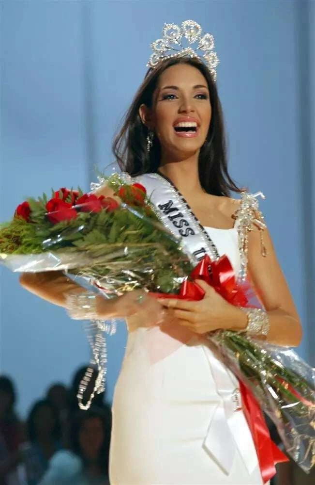 Hoa hậu đẹp nhất mọi thời đại có chiều cao khủng nhất lịch sử miss universe sau 20 năm giờ ra sao - 1