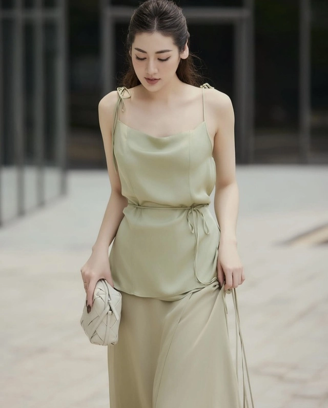 Học á hậu tú anh biến những outfit mùa hè thường ngày không nhàm chán - 3