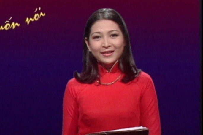 Nữ phát thanh viên dẫn thời sự đầu tiên vtv ngày trẻ xinh đẹp chuẩn gái hà thành giờ u80 nhan sắc ra sao - 3