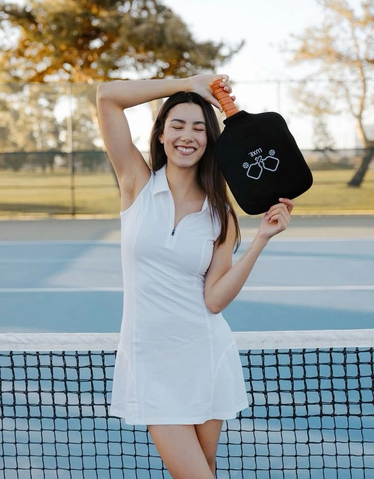 Ra sân pickleball chị em nhất định phải sắm 8 món đồ này để hút mọi ánh nhìn - 5