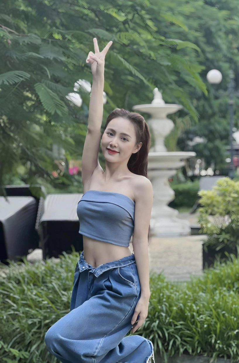 Vẻ sexy sành điệu ngoài đời của minh thu khác hẳn style nội trợ trên phim - 11