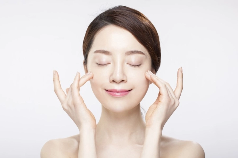 Chuyên gia giải đáp nên chọn collagen dạng bôi hay uống - 1