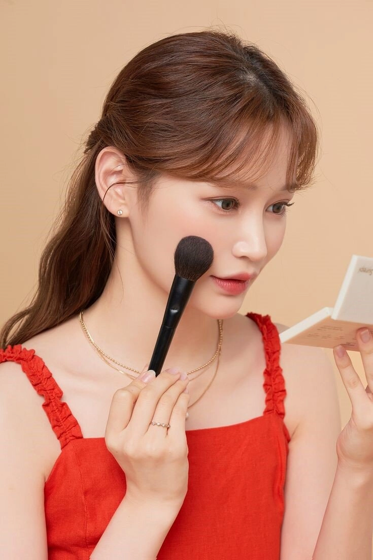 Chuyên gia makeup nổi tiếng tiết lộ bí mật trang điểm của gái hàn bỏ qua bước mà nhiều phụ nữ coi là bắt buộc - 1