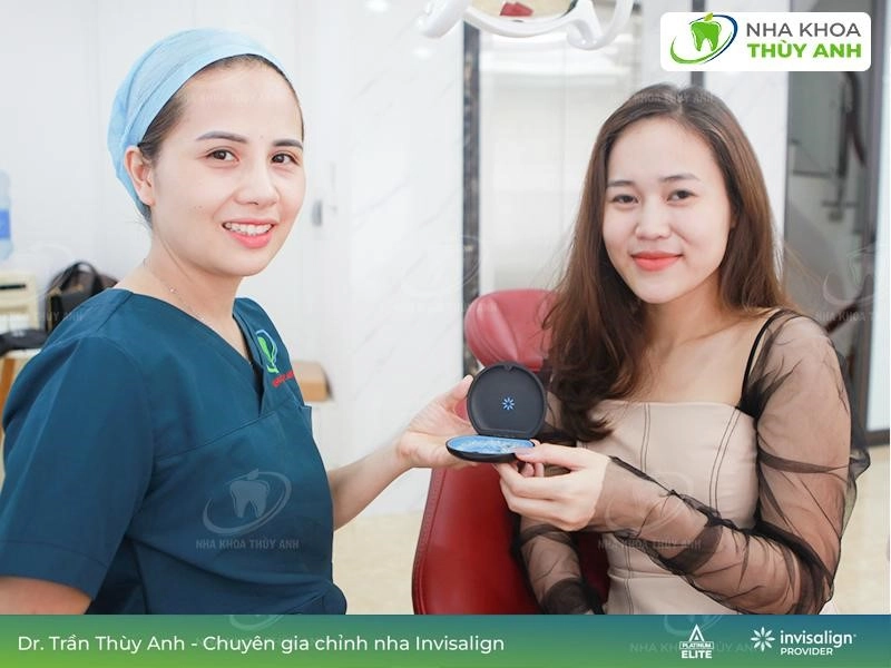 Niềng răng trong suốt invisalign tại nha khoa thùy anh - 1