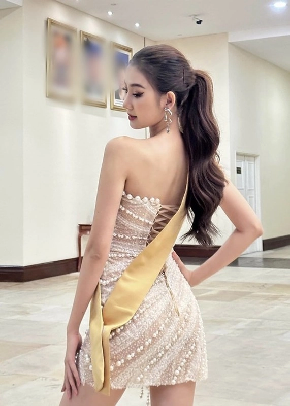 Quế anh khoe vẻ gợi cảm khi thi miss grand international 2024 - 2