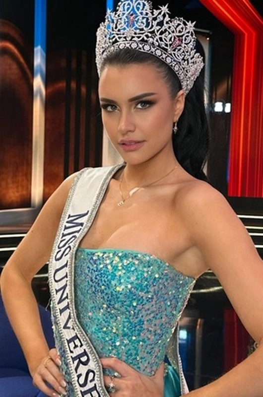 soi đối thủ của kỳ duyên được dự đoán đăng quang miss universe - 1