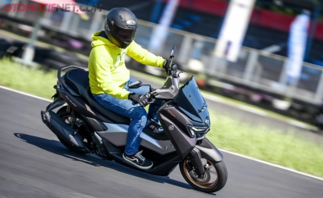 Công nghệ yecvt trên yamaha nmax turbo còn có thể giúp giảm tốc như xe côn tay - 4