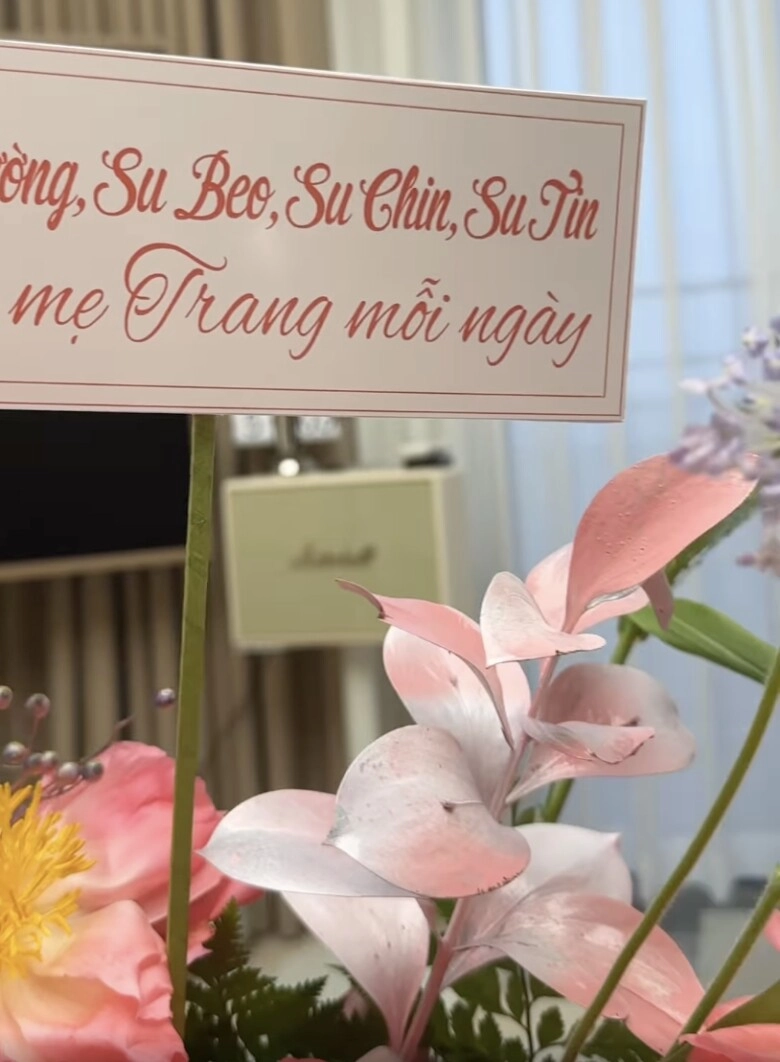 Đàm thu trang được 2 con tổ chức sinh nhật bất ngờ subeo vắng mặt nhưng vẫn có quà tặng mẹ kế - 6