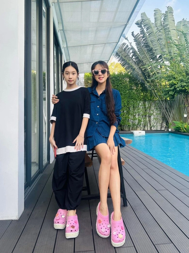 3 cô vợ sống trong biệt phủ triệu đô chỉ duy nhất một người ít sắm hàng hiệu mê đồ bình dân - 15