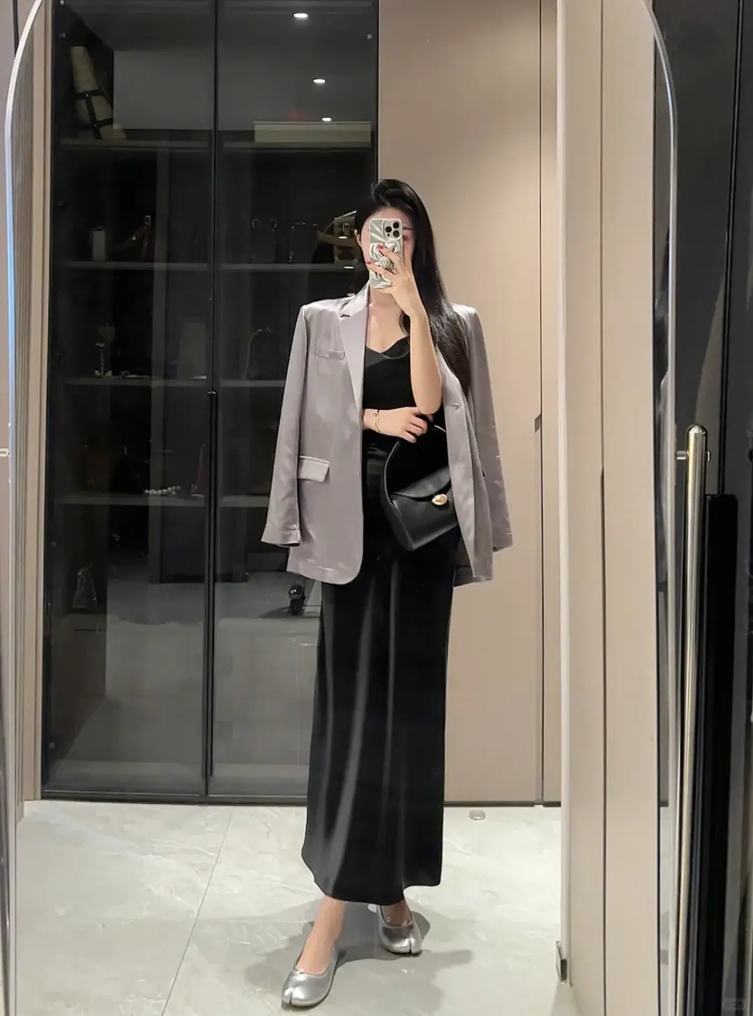 3 ý tưởng diện áo blazer chân váy mùa xuân đẹp mãn nhãn đến nỗi bạn cũng phải xuýt xoa trước diện mạo của chính mình - 9