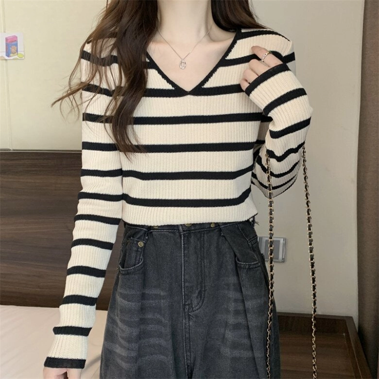 5 kiểu áo công sở cho nàng vòng 1 khiêm tốn vẫn có thể khoe vẻ gợi cảm một cách tinh tế - 3